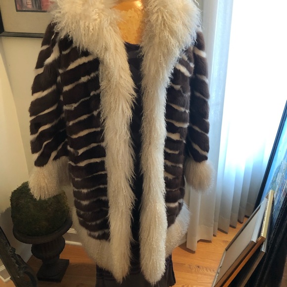 Gorgeous vintage genuine fur coat by Renfrew - Picture 3 of 10